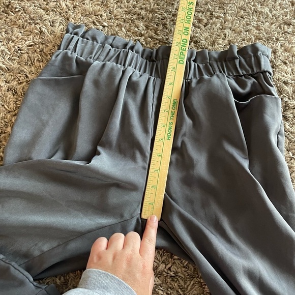 Lulu’s satin gray green paper bag elastic waist cuffed pants - Picture 7 of 9